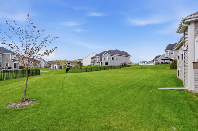 2046 Omaha DRIVE, Grafton, WI 53024