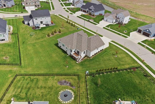 2046 Omaha DRIVE, Grafton, WI 53024