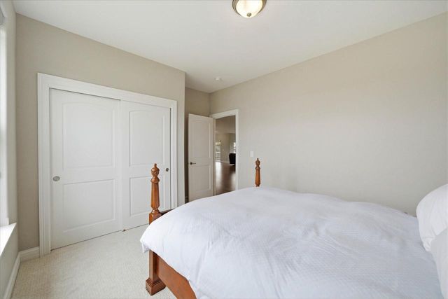 2046 Omaha DRIVE, Grafton, WI 53024