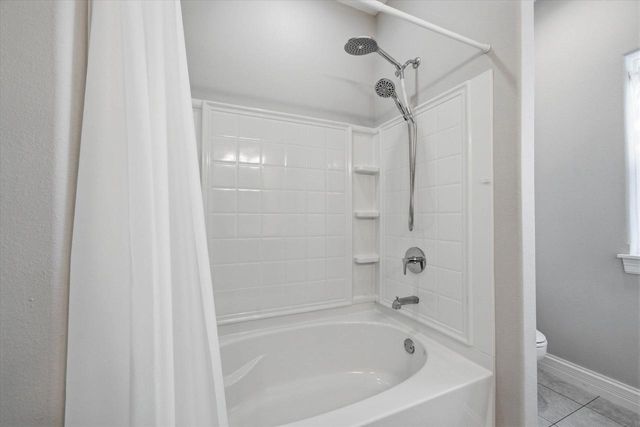 2046 Omaha DRIVE, Grafton, WI 53024