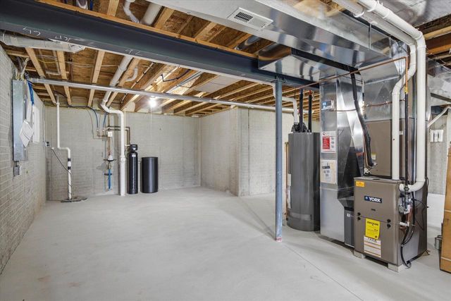 2046 Omaha DRIVE, Grafton, WI 53024