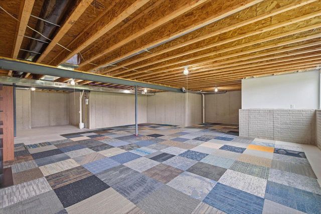 2046 Omaha DRIVE, Grafton, WI 53024