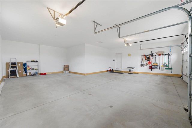 2046 Omaha DRIVE, Grafton, WI 53024