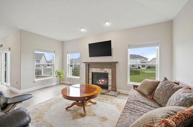 2046 Omaha DRIVE, Grafton, WI 53024