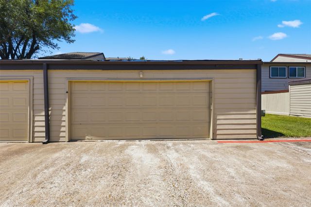 7131 Westbranch Drive, Houston, TX 77072