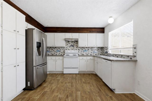 7131 Westbranch Drive, Houston, TX 77072