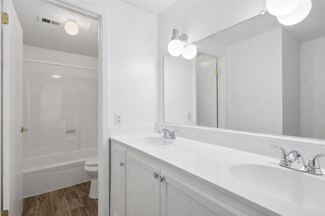 7131 Westbranch Drive, Houston, TX 77072