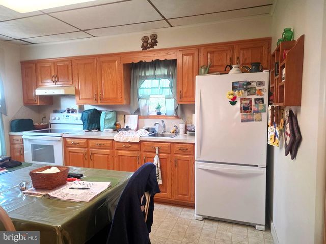 28 S GRANT ST, Waynesboro, PA 17268