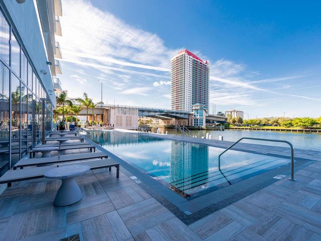4010 S Ocean Dr R2004, Hollywood, FL 33019