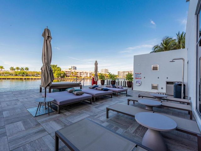 4010 S Ocean Dr R2004, Hollywood, FL 33019