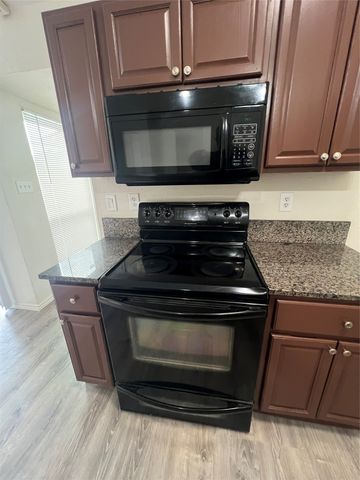 4604 Nervin Street, The Colony, TX 75056