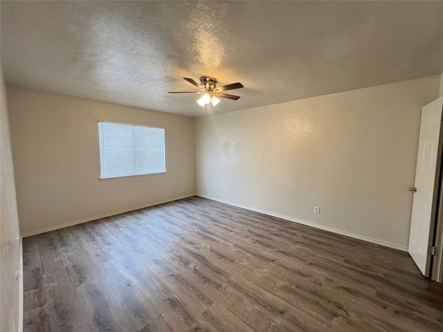 4604 Nervin Street, The Colony, TX 75056