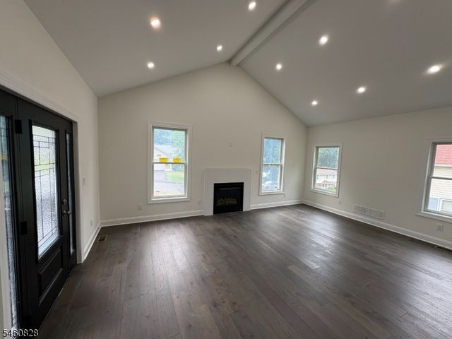 46 Kearney St, Dover Town, NJ 07801