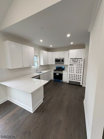 46 Kearney St, Dover Town, NJ 07801