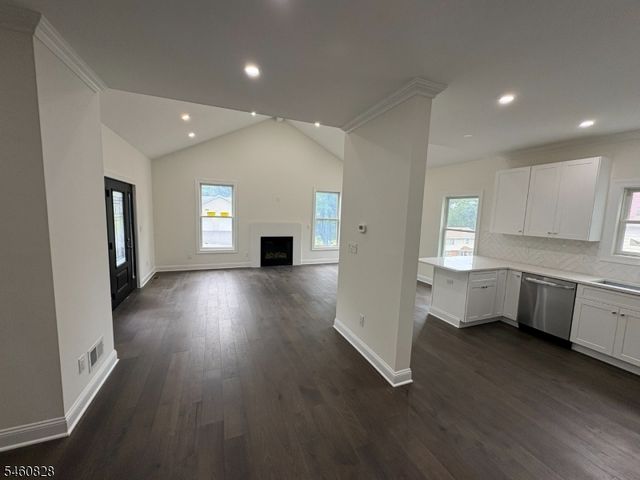 46 Kearney St, Dover Town, NJ 07801