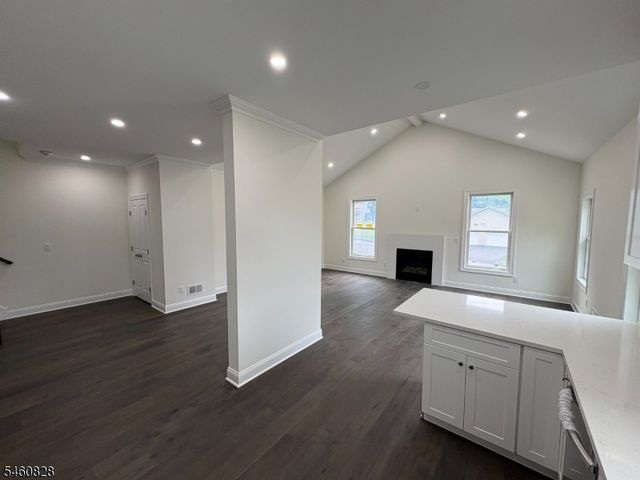 46 Kearney St, Dover Town, NJ 07801