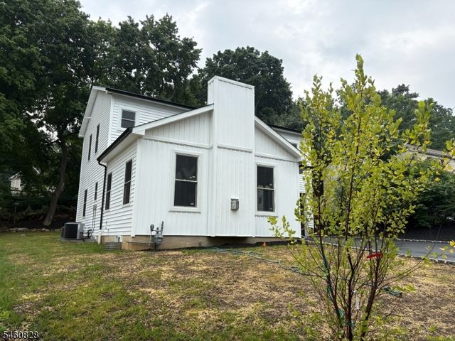 46 Kearney St, Dover Town, NJ 07801