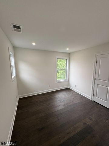 46 Kearney St, Dover Town, NJ 07801