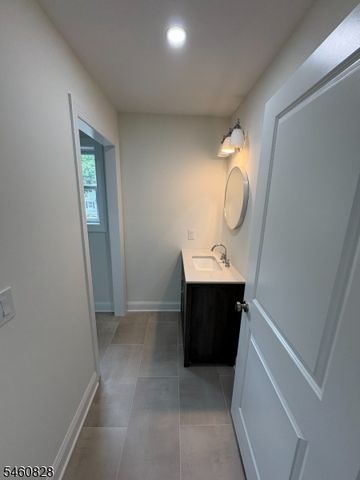 46 Kearney St, Dover Town, NJ 07801