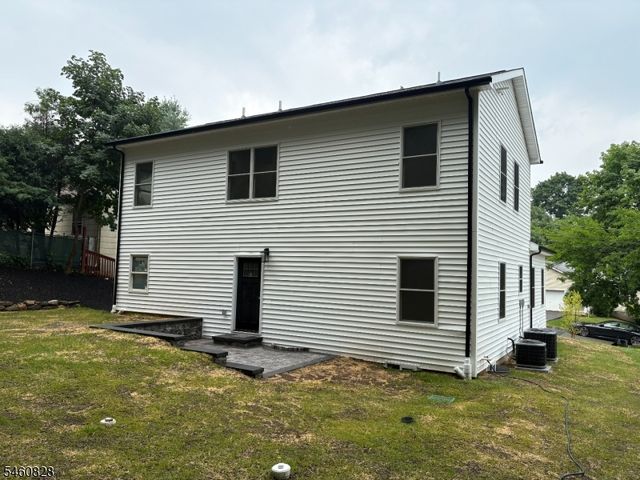 46 Kearney St, Dover Town, NJ 07801