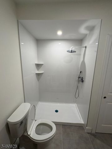 46 Kearney St, Dover Town, NJ 07801