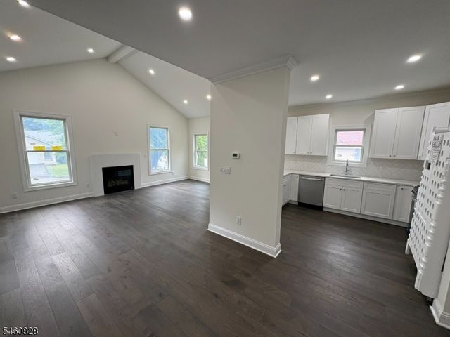 46 Kearney St, Dover Town, NJ 07801