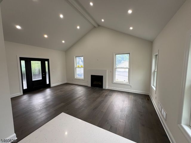46 Kearney St, Dover Town, NJ 07801