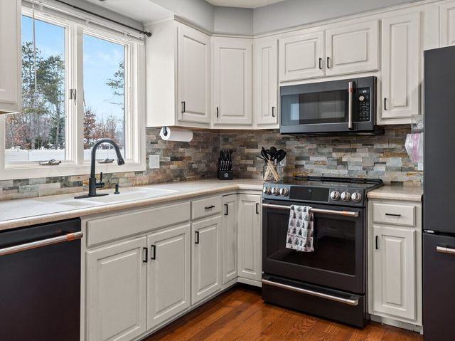 36 Lyons Rd, Dudley, MA 01571