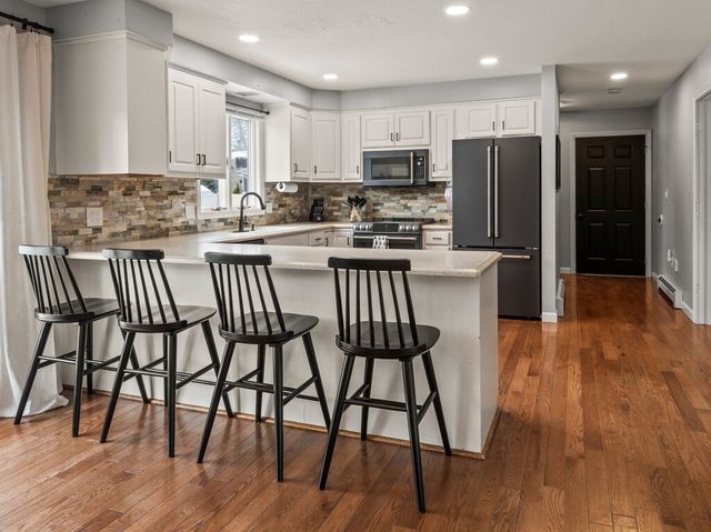 36 Lyons Rd, Dudley, MA 01571