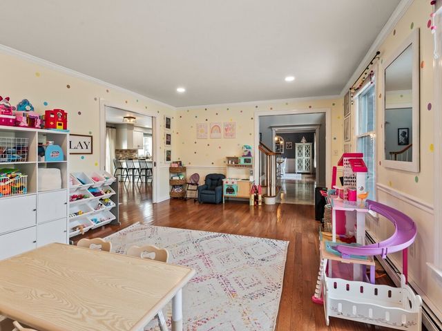 36 Lyons Rd, Dudley, MA 01571