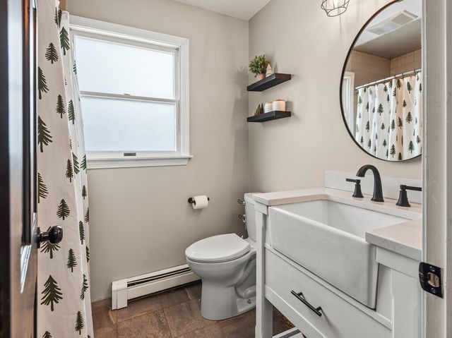 36 Lyons Rd, Dudley, MA 01571