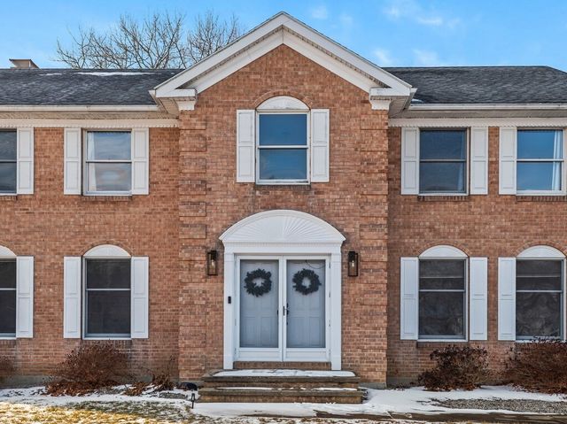 36 Lyons Rd, Dudley, MA 01571