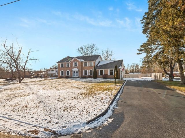 36 Lyons Rd, Dudley, MA 01571