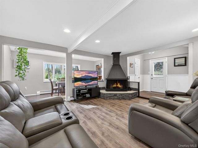 97 Ridge Road, Valley Cottage, NY 10989