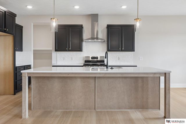 10905 N 160 Street, Bennington, NE 68007