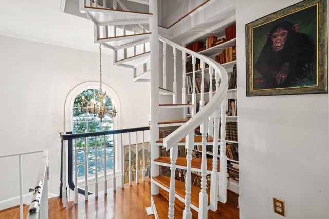 39 N Adgers Wharf, Charleston, SC 29401