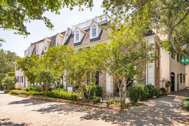 39 N Adgers Wharf, Charleston, SC 29401