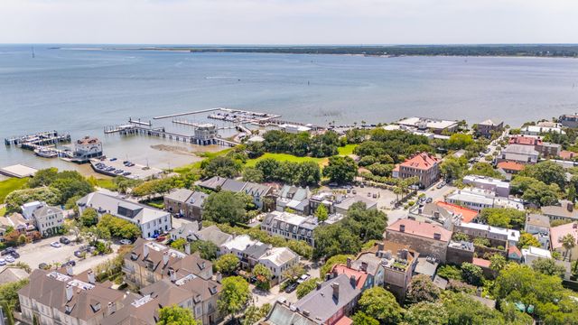 39 N Adgers Wharf, Charleston, SC 29401
