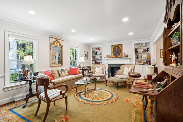 39 N Adgers Wharf, Charleston, SC 29401