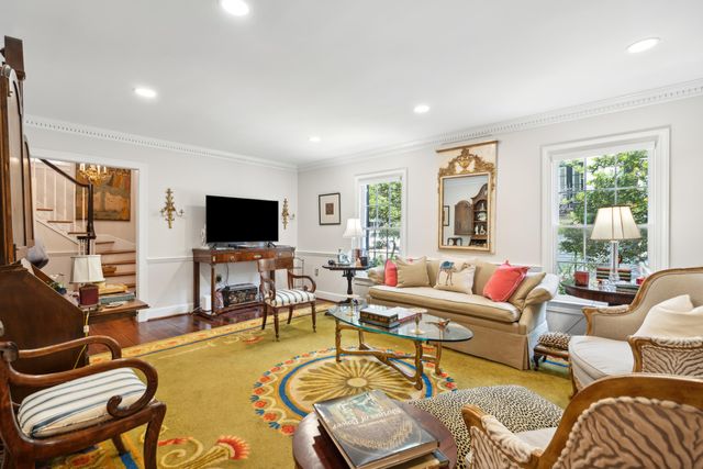 39 N Adgers Wharf, Charleston, SC 29401