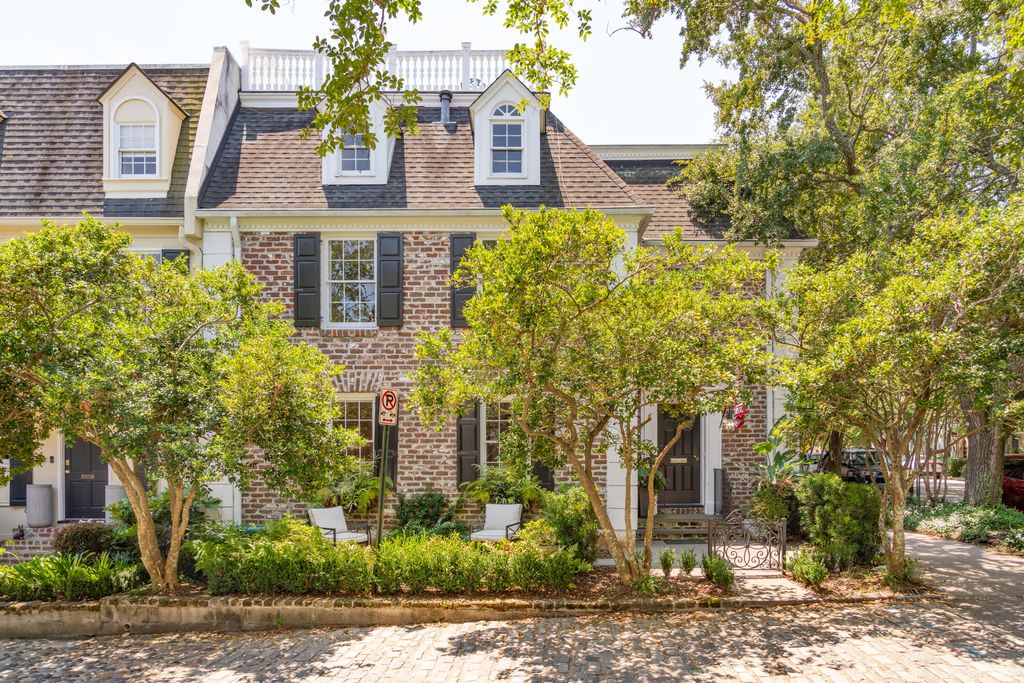39 N Adgers Wharf, Charleston, SC 29401