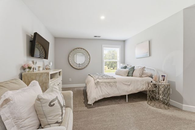 127 Waters Hill Cir, Lebanon, TN 37087