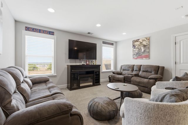 127 Waters Hill Cir, Lebanon, TN 37087