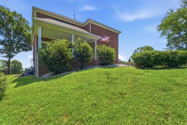 127 Waters Hill Cir, Lebanon, TN 37087