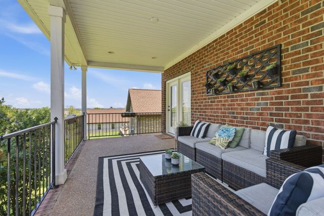 127 Waters Hill Cir, Lebanon, TN 37087