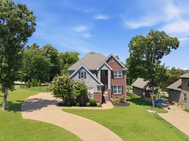 127 Waters Hill Cir, Lebanon, TN 37087