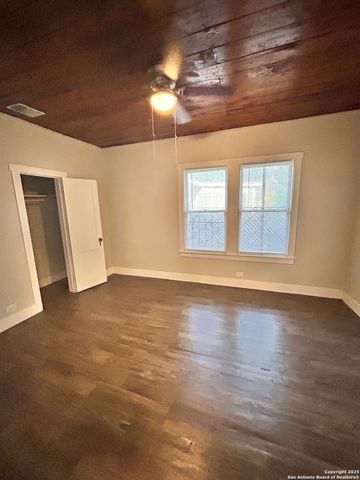 1211 Hammond Ave, San Antonio, TX 78210