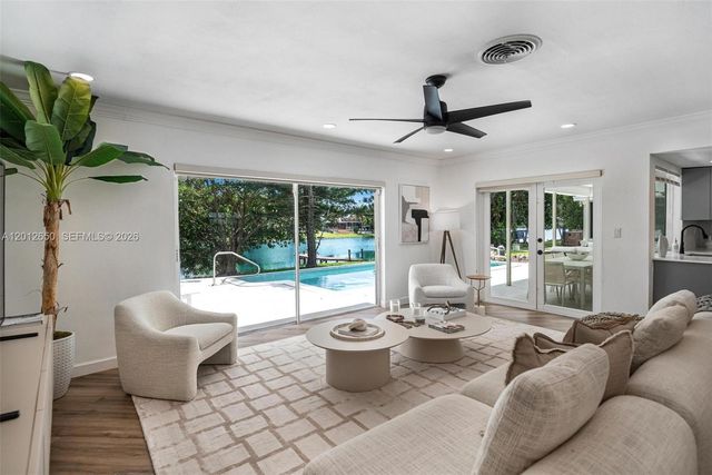 6750 White Oak Dr, Miami Lakes, FL 33014