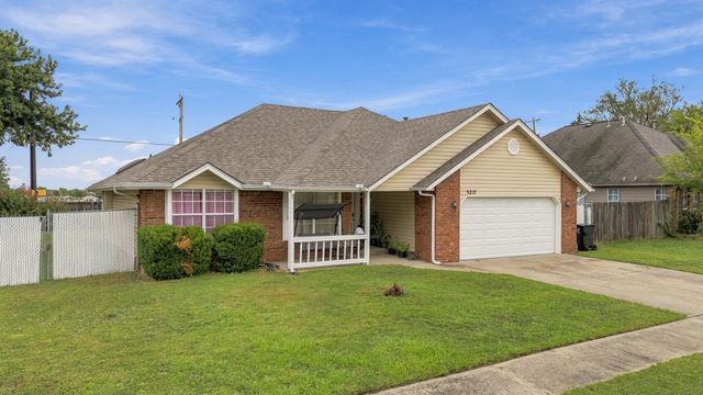 3217 N 8th Place, Broken Arrow, OK 74012