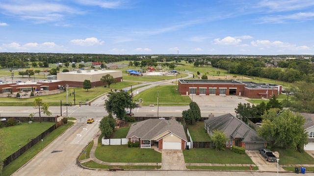 3217 N 8th Place, Broken Arrow, OK 74012